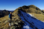 33 Dalla Cima di Lemma in cresta verso il Pizzo Scala